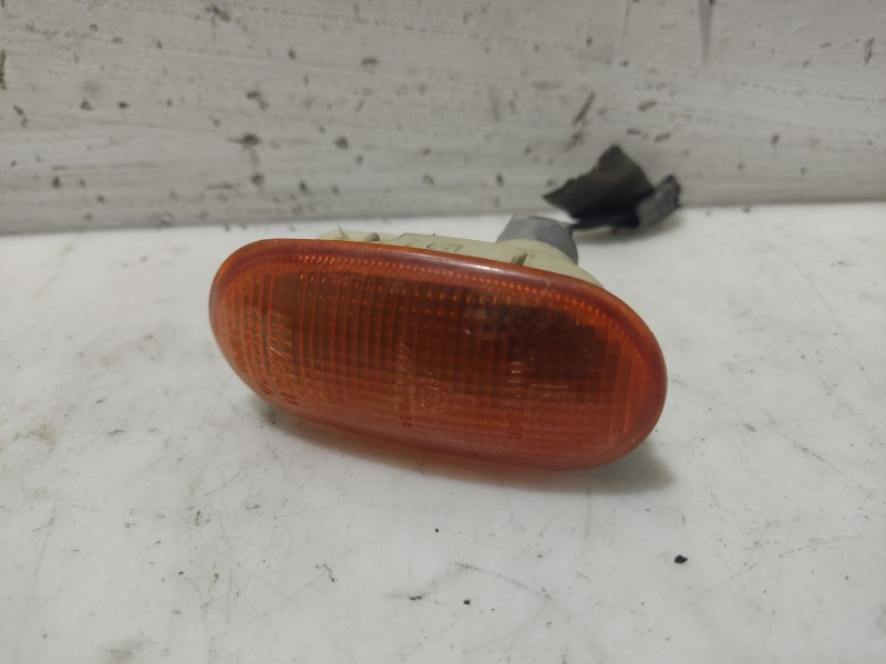 Recambio de piloto lateral derecho para mitsubishi colt (ca0) referencia OEM IAM   