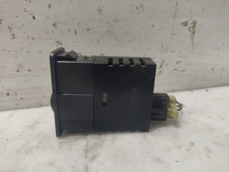 Recambio de interruptor para mitsubishi colt (ca0) referencia OEM IAM   