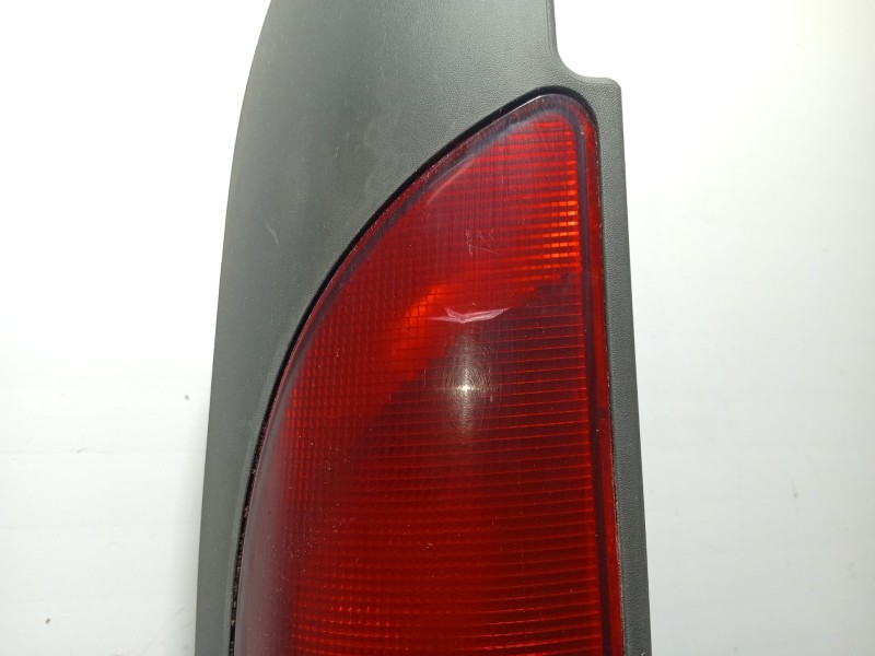 Recambio de piloto trasero izquierdo para renault kangoo (f/kc0) referencia OEM IAM 8200103284  