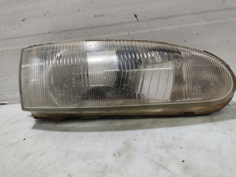 Recambio de faro derecho para mitsubishi colt (ca0) referencia OEM IAM MB929208  
