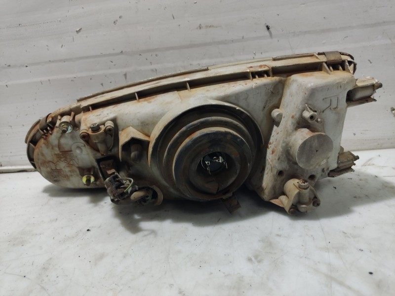 Recambio de faro derecho para mitsubishi colt (ca0) referencia OEM IAM MB929208  