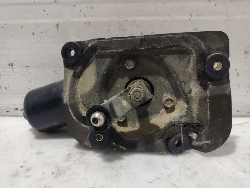 Recambio de motor limpia delantero para mitsubishi colt (ca0) referencia OEM IAM MB821112  