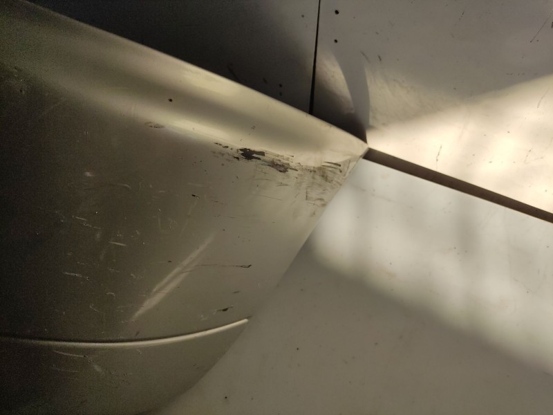 Recambio de paragolpes trasero para mitsubishi colt (ca0) referencia OEM IAM MB912205  