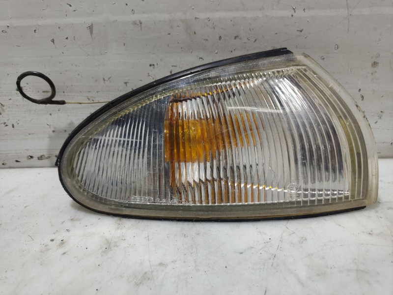 Recambio de piloto delantero derecho para mitsubishi colt (ca0) referencia OEM IAM MB821050  