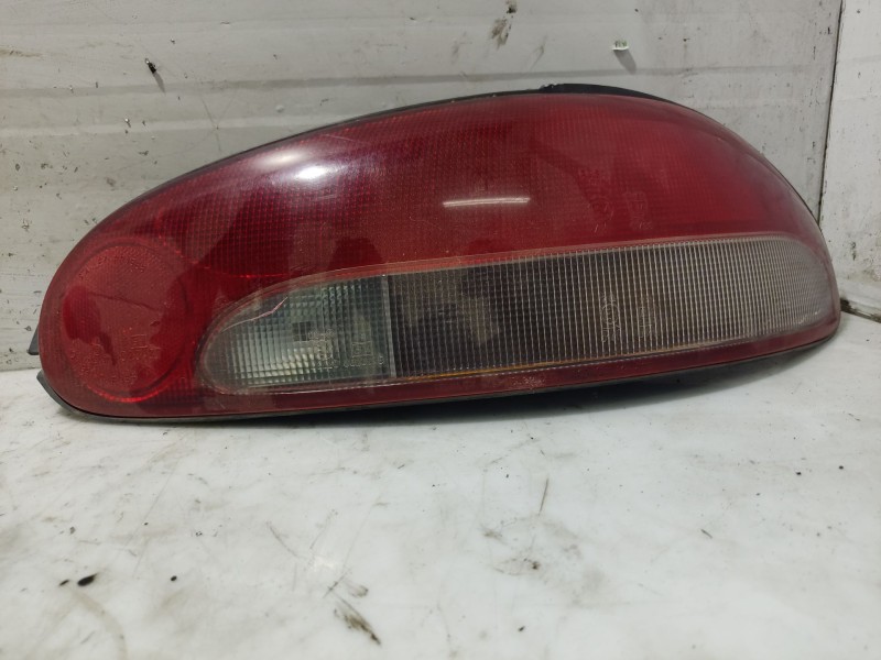 Recambio de piloto trasero derecho para mitsubishi colt (ca0) referencia OEM IAM MB880432  