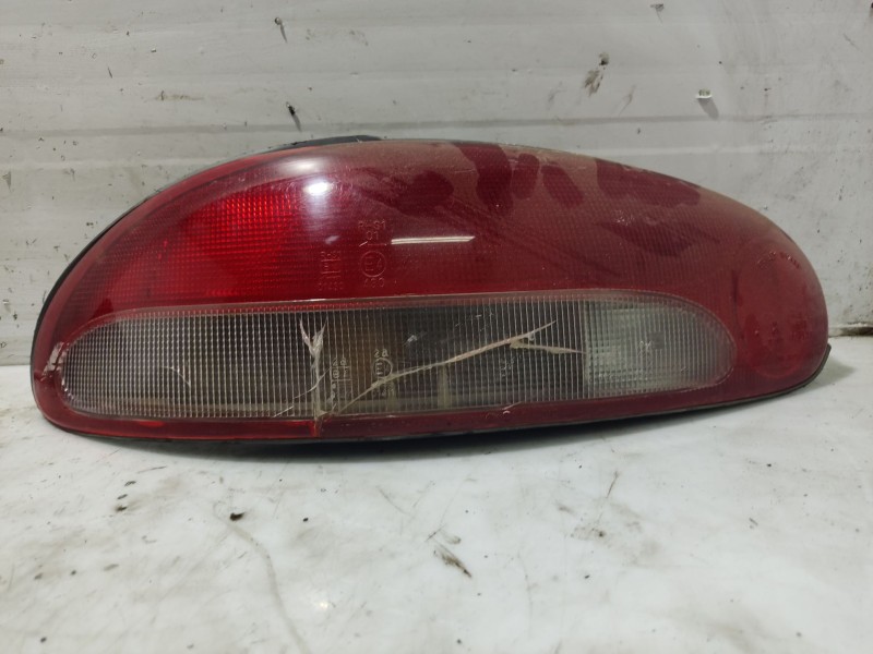 Recambio de piloto trasero izquierdo para mitsubishi colt (ca0) referencia OEM IAM MB880431  