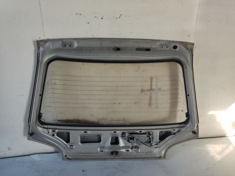 Recambio de porton trasero para mitsubishi colt (ca0) referencia OEM IAM MB907563  