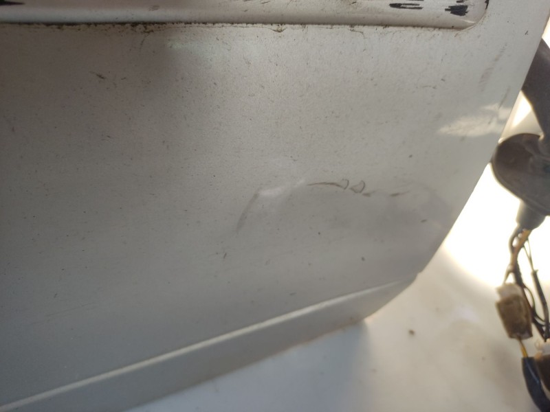 Recambio de puerta delantera derecha para mitsubishi colt (ca0) referencia OEM IAM MB861640  