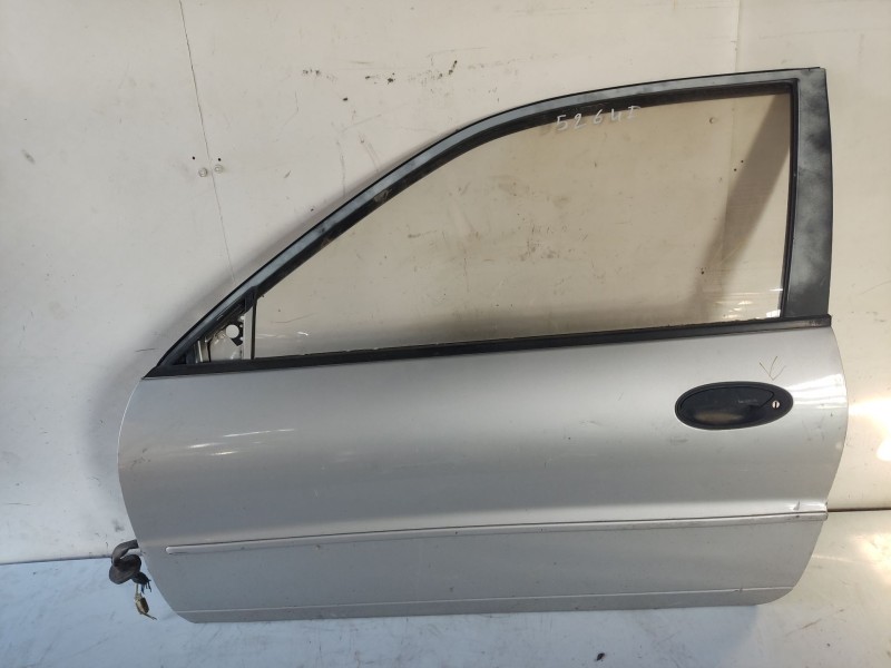 Recambio de puerta delantera izquierda para mitsubishi colt (ca0) referencia OEM IAM MB861639  