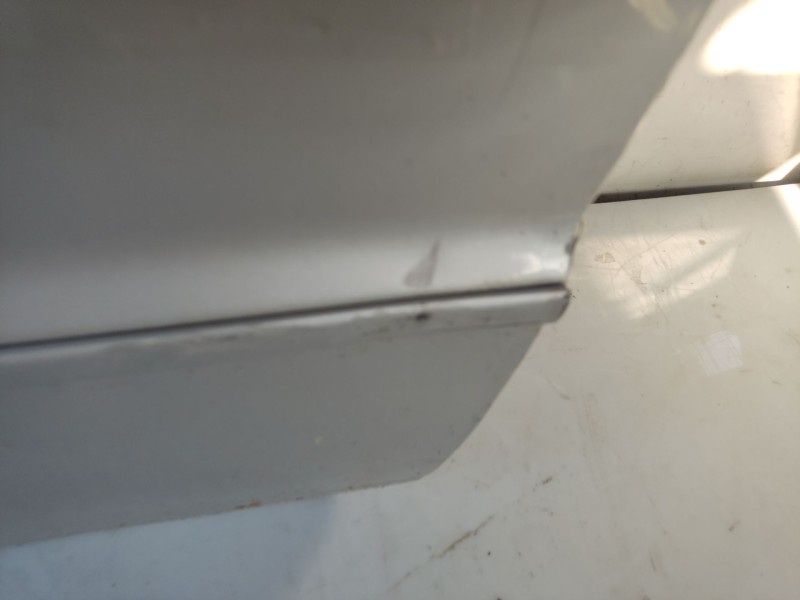 Recambio de puerta delantera izquierda para mitsubishi colt (ca0) referencia OEM IAM MB861639  