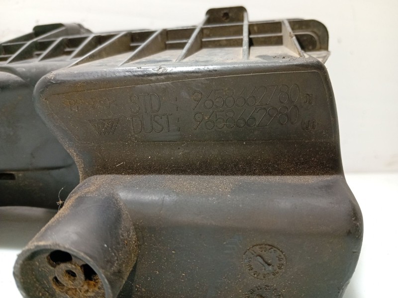 Recambio de caja filtro de aire para citroën c4 berlina referencia OEM IAM 1420P7 9658662780 9658662980