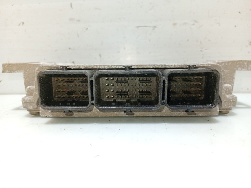 Recambio de centralita motor uce para citroën c4 berlina referencia OEM IAM 9659099180 9653979480 16735054