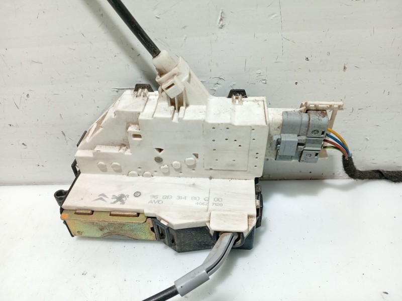 Recambio de cerradura puerta delantera derecha para citroën c4 berlina referencia OEM IAM 9136ET 9681331480 