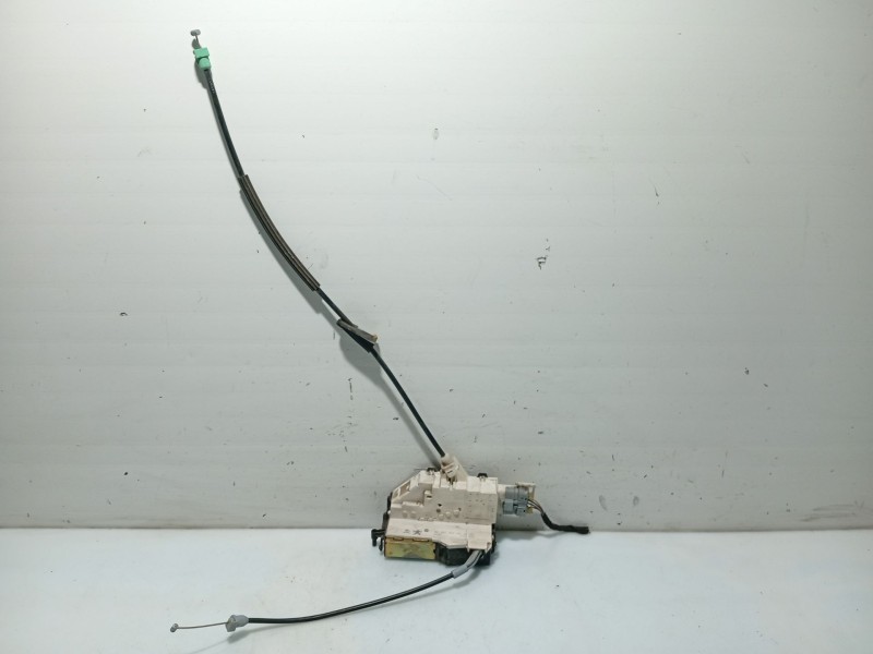 Recambio de cerradura puerta delantera derecha para citroën c4 berlina referencia OEM IAM 9136ET 9681331480 