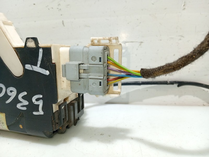 Recambio de cerradura puerta trasera izquierda para citroën c4 berlina referencia OEM IAM 9137K5 9681336980 