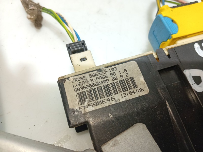 Recambio de elevalunas delantero derecho para citroën c4 berlina referencia OEM IAM 9222V0 996386103 