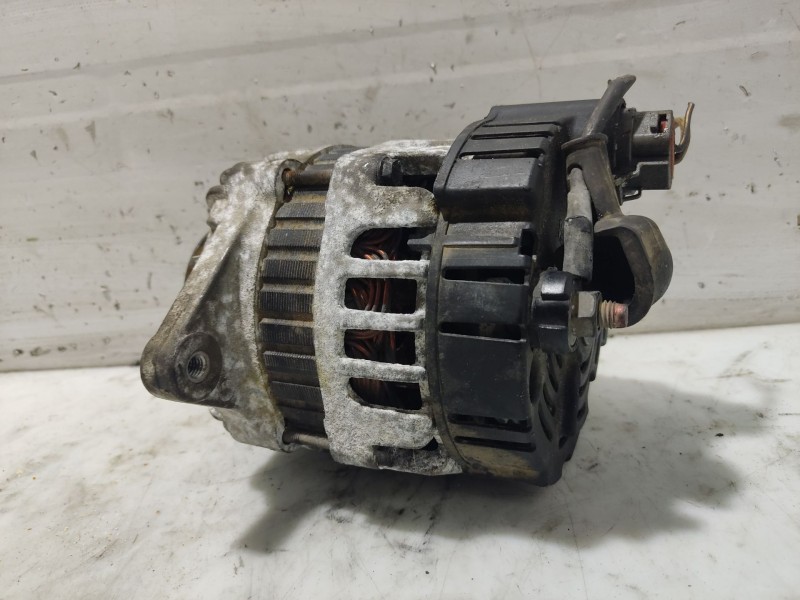 Recambio de alternador para hyundai getz (tb) 1.1 referencia OEM IAM 3730002550  TA000A55601