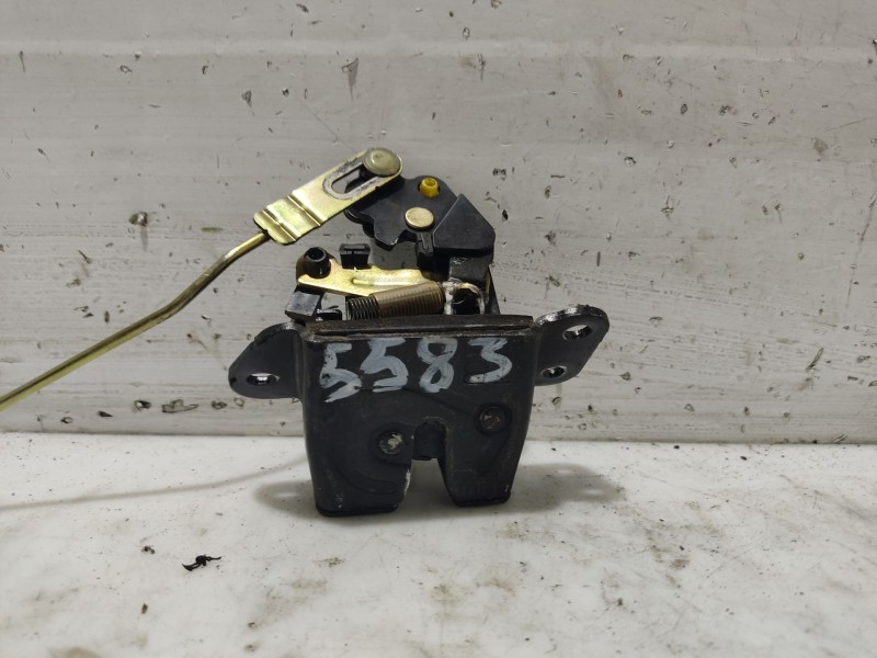 Recambio de cerradura maletero / porton para hyundai getz (tb) 1.1 referencia OEM IAM 812301C031  