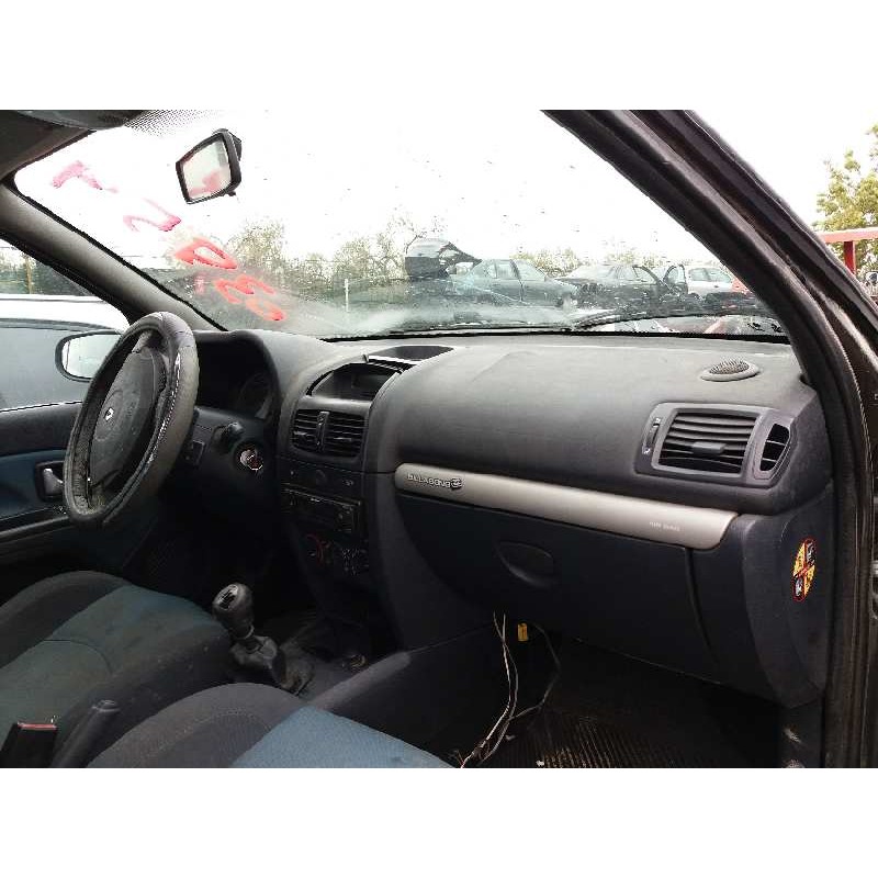 renault clio ii fase ii (b/cb0) 1.2   |   0.01 - ... | 2001 | 75 cv / 55 kw del año 2001