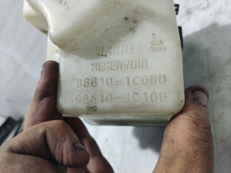 Recambio de deposito limpia para hyundai getz (tb) 1.1 referencia OEM IAM 986201C000  