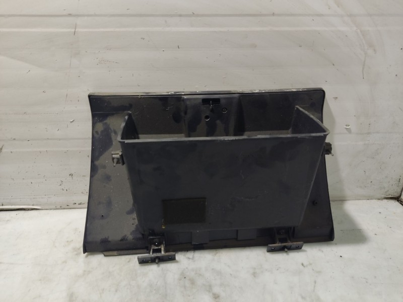 Recambio de guantera para hyundai getz (tb) 1.1 referencia OEM IAM 845111C000  