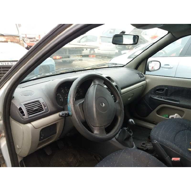 renault clio ii fase ii (b/cb0) 1.5 dci diesel   |   0.01 - ... | 2001 | 65 cv / 48 kw del año 2001