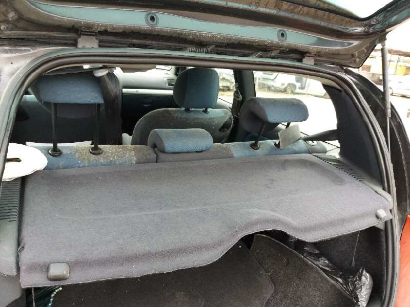 renault clio ii fase ii (b/cb0) 1.2   |   0.01 - ... | 2001 | 75 cv / 55 kw del año 2001