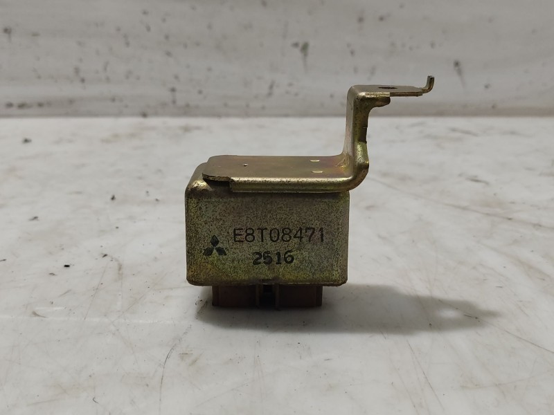 Recambio de modulo electronico para mitsubishi colt (ca0) referencia OEM IAM E8T08471  