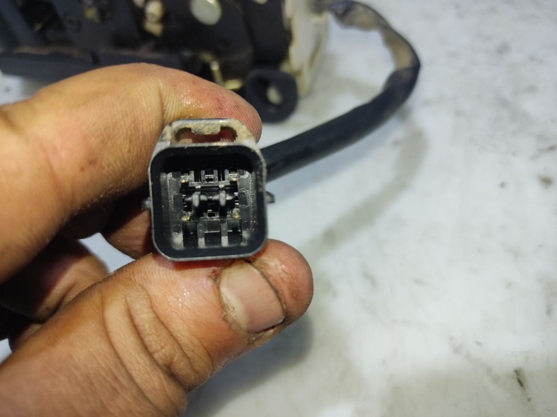 Recambio de cerradura puerta delantera izquierda para hyundai getz (tb) 1.1 referencia OEM IAM 813101C201  