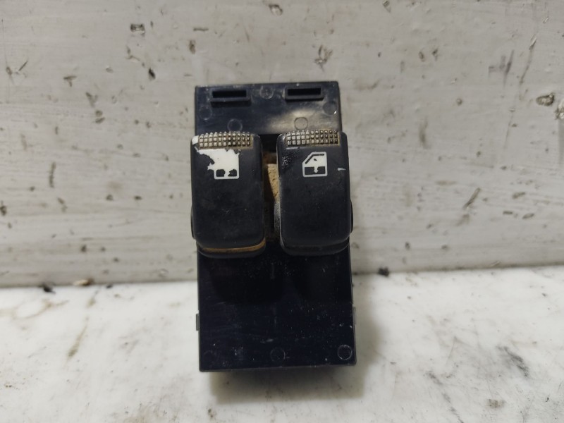 Recambio de mando elevalunas delantero izquierdo para hyundai getz (tb) 1.1 referencia OEM IAM 935701C010  