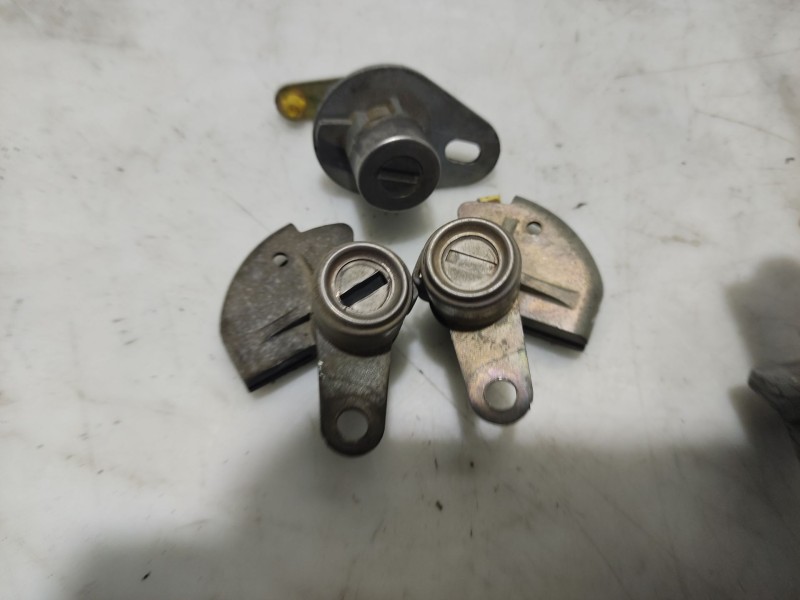 Recambio de juego bombines para hyundai getz (tb) 1.1 referencia OEM IAM 3681022800  