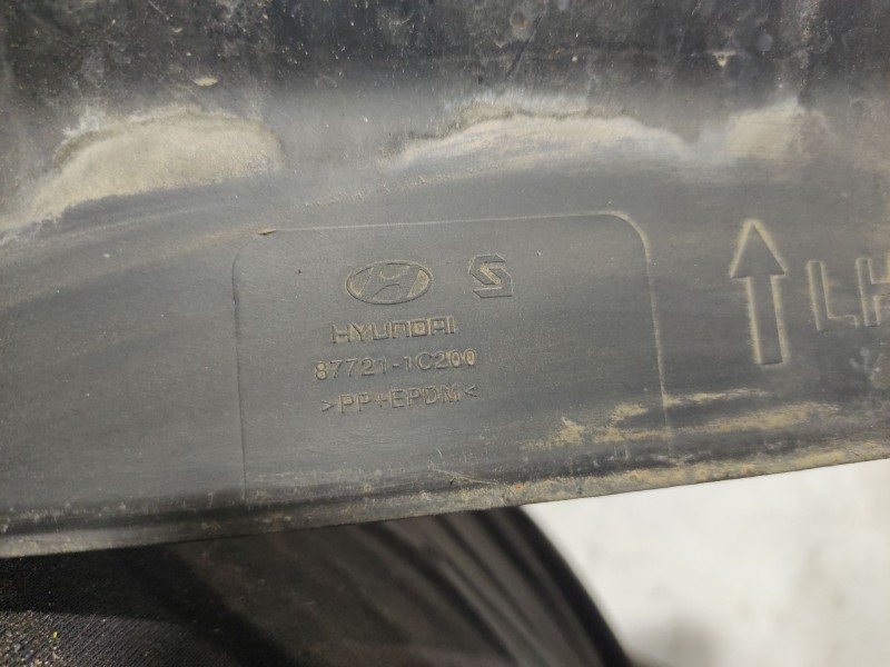 Recambio de moldura para hyundai getz (tb) 1.1 referencia OEM IAM 877211C200  