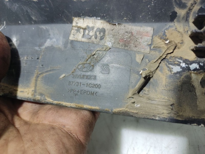 Recambio de moldura para hyundai getz (tb) 1.1 referencia OEM IAM 877311C200  