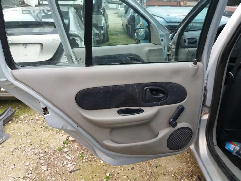 renault clio ii fase ii (b/cb0) 1.5 dci diesel   |   0.01 - ... | 2001 | 65 cv / 48 kw del año 2001