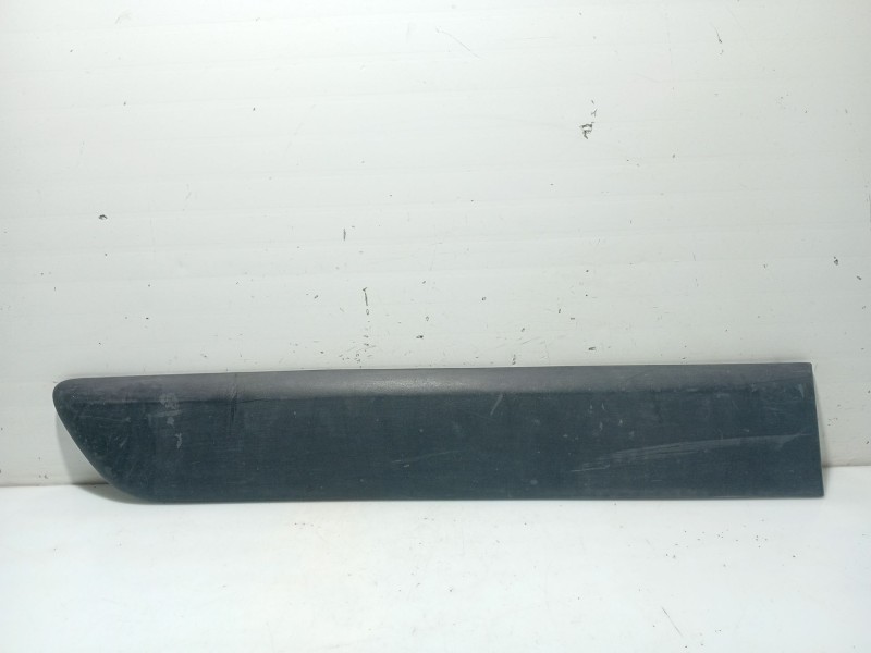 Recambio de moldura puerta trasera derecha para renault kangoo (f/kc0) referencia OEM IAM 8200077557 8200077548 
