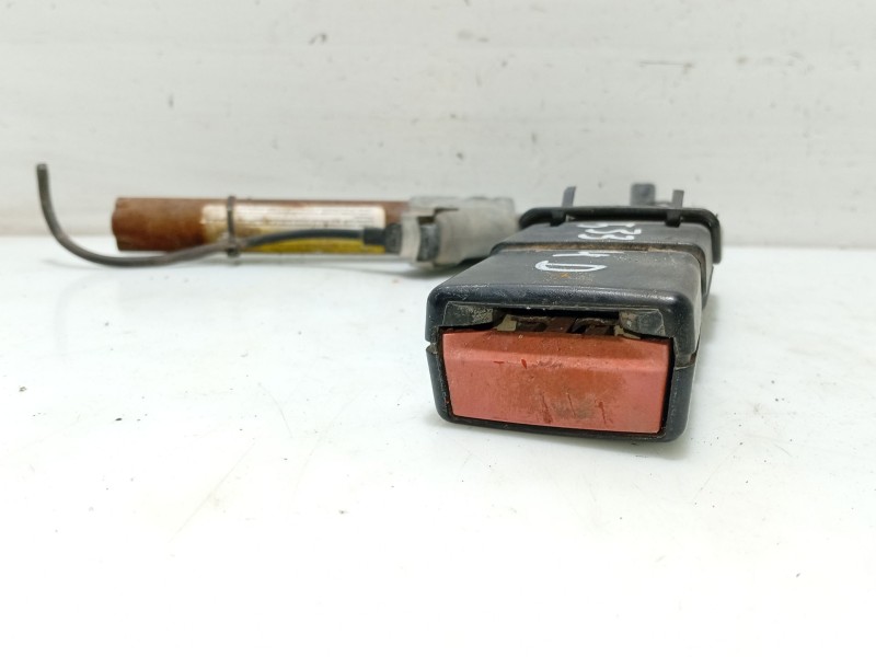 Recambio de anclaje cinturon delantero derecho para renault kangoo (f/kc0) referencia OEM IAM 8200739980  