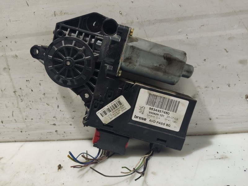 Recambio de motor elevalunas delantero derecho para peugeot 307 (s1) referencia OEM IAM 9634457480  