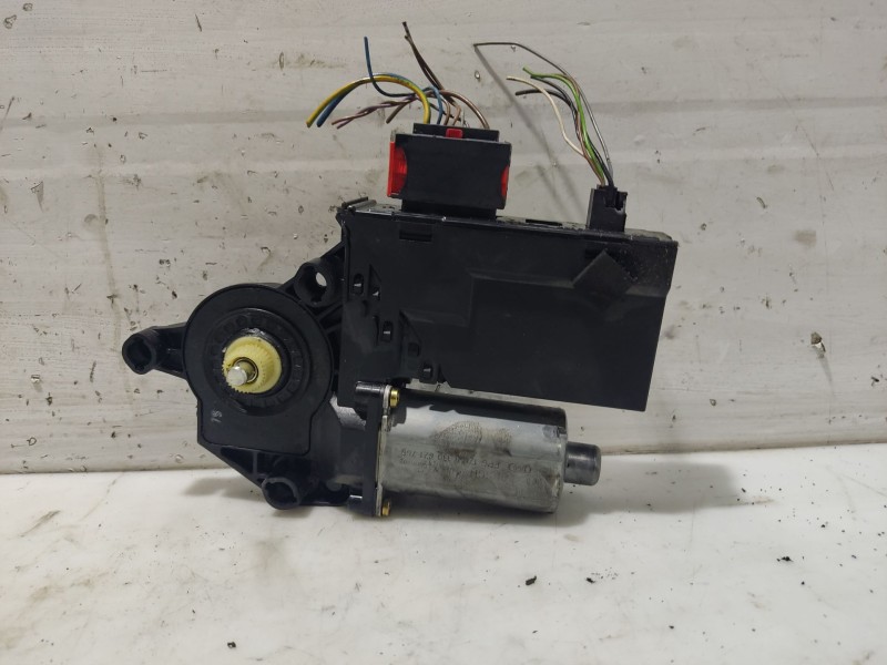 Recambio de motor elevalunas delantero derecho para peugeot 307 (s1) referencia OEM IAM 9634457480  