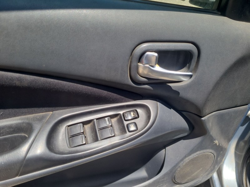 nissan almera ii hatchback (n16) del año 2004