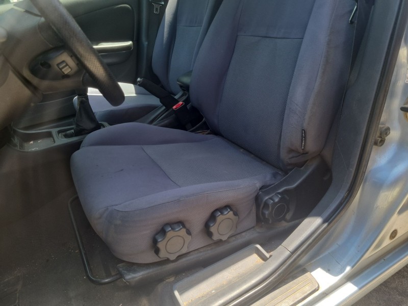 nissan almera ii hatchback (n16) del año 2004