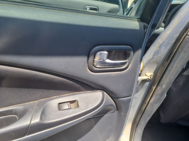 nissan almera ii hatchback (n16) del año 2004