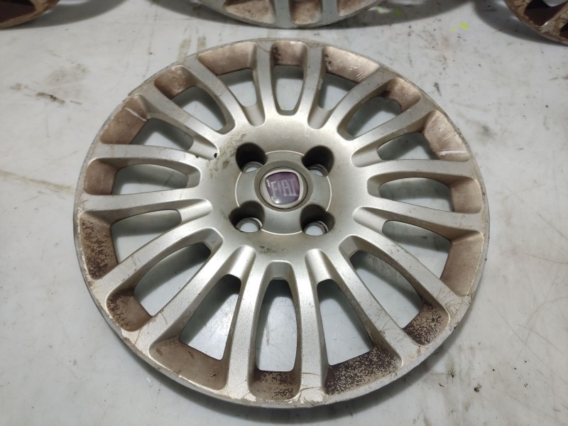 Recambio de tapacubos para fiat punto evo (199_) 1.4 16v referencia OEM IAM   