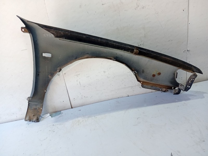 Recambio de aleta delantera izquierda para nissan maxima qx (a32) 2.0 v6 24v cat referencia OEM IAM 6310147U30  