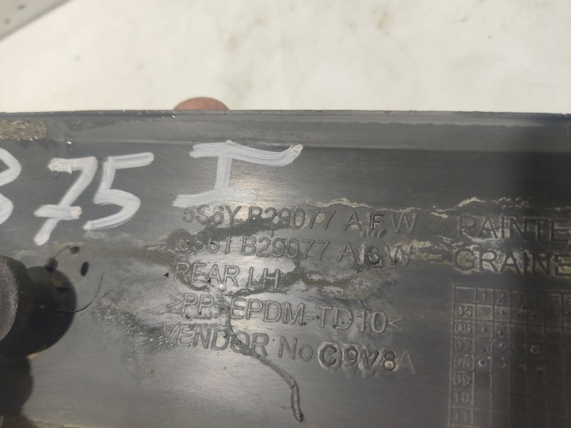 Recambio de moldura para ford fiesta (cbk) referencia OEM IAM   