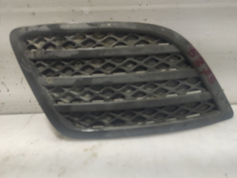 Recambio de moldura para ford fiesta (cbk) referencia OEM IAM   