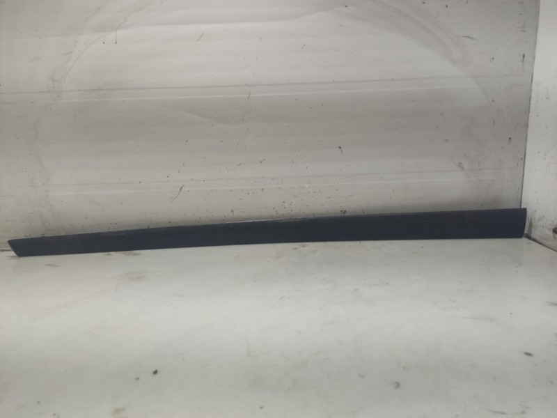 Recambio de moldura para ford fiesta (cbk) referencia OEM IAM   