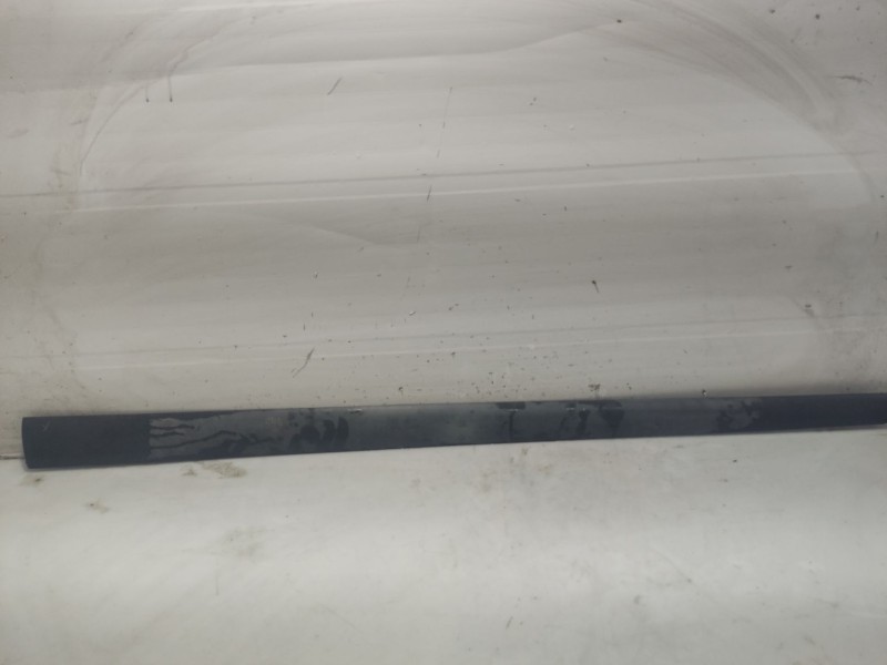 Recambio de moldura para ford fiesta (cbk) referencia OEM IAM   