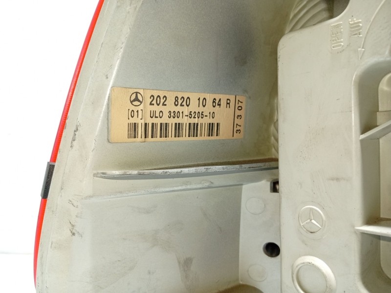 Recambio de piloto trasero derecho para mercedes-benz clase c (w202) c 220 (202.022) referencia OEM IAM A2028202864 2028201064R 