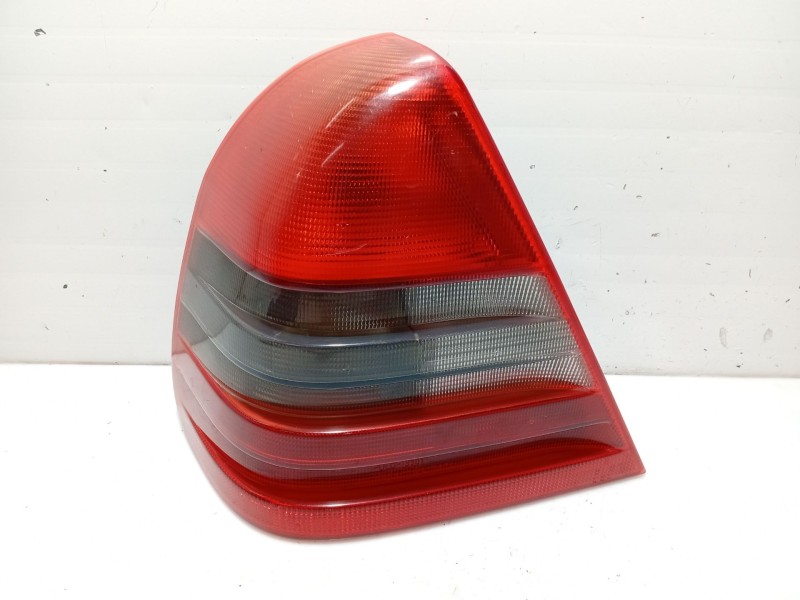 Recambio de piloto trasero izquierdo para mercedes-benz clase c (w202) c 220 (202.022) referencia OEM IAM A2028202764  