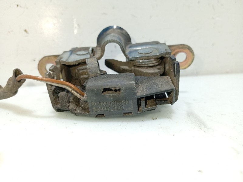 Recambio de cerradura capot para mercedes-benz clase c (w202) c 220 (202.022) referencia OEM IAM A2028206210 A2028202010 2042380